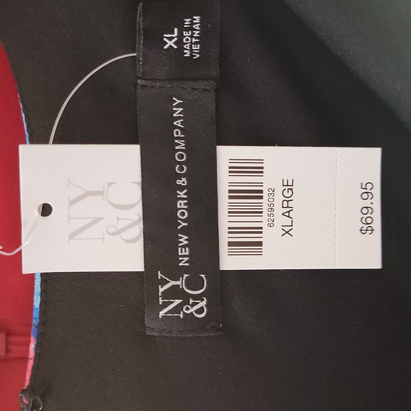 NY&Co - Picture 4 of 4